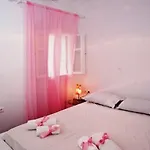 Amarielia's Appartement Tínos
