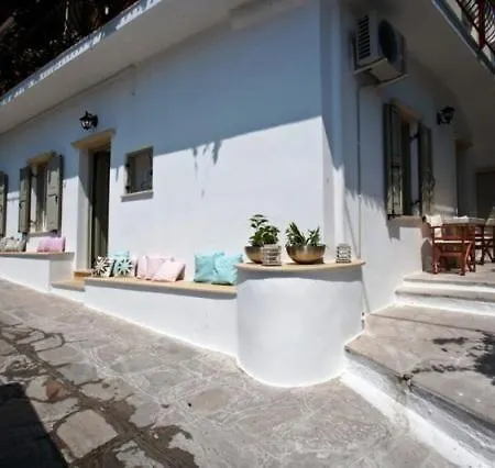 Апартаменты Amarielia's Тинос